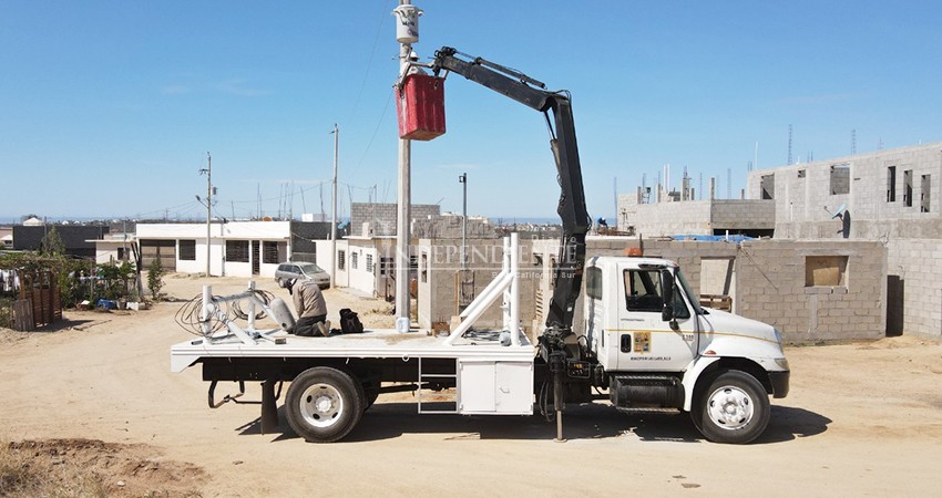 Para seguridad de la comunidad, el ayuntamiento de Los Cabos trabaja da mantenimiento a más de 18 mil luminarias