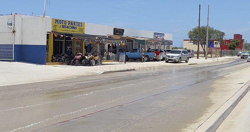 En riesgo economía de decenas de familias por derrames de aguas negras en CSL