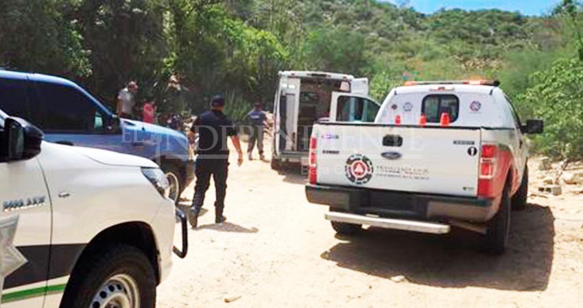 Salvan paramédicos de ahogarse a infante que cayó a una tina con agua