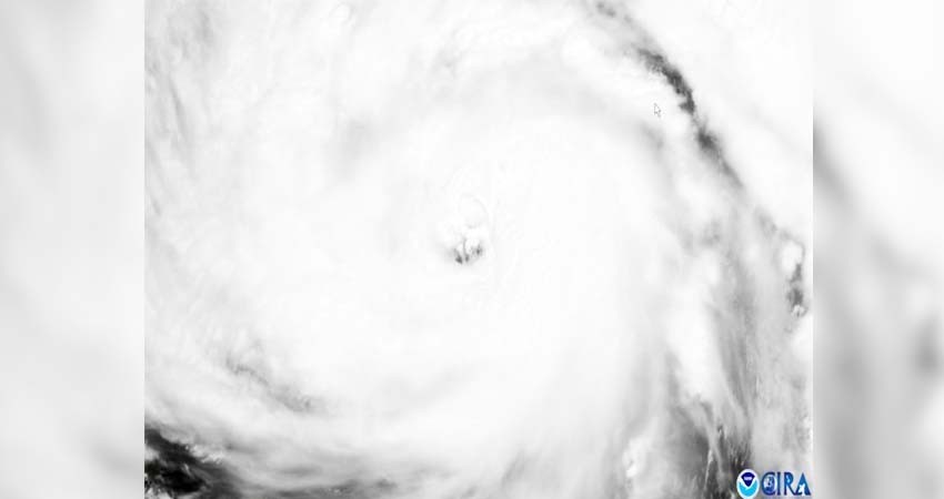 El huracán 'Ida' se fortalece, llega a categoría 4