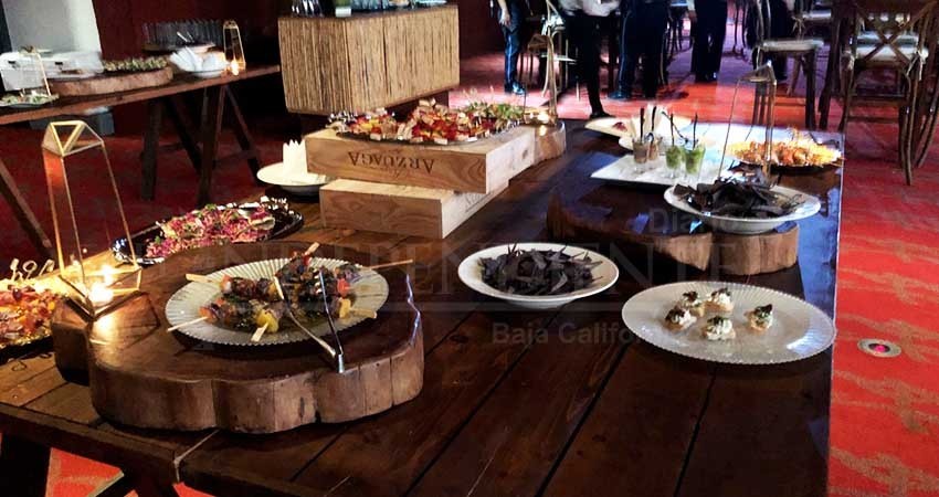 Lujoso cóctel y regalos para invitados, en el último informe de Armida Castro