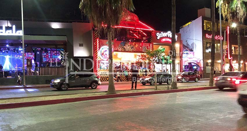 Colaboradores de centros nocturnos deberán portar certificado de vacunación