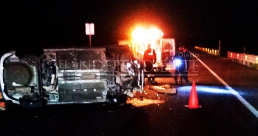 Volcadura vehicular cobra vida de un conductor en El Pescadero
