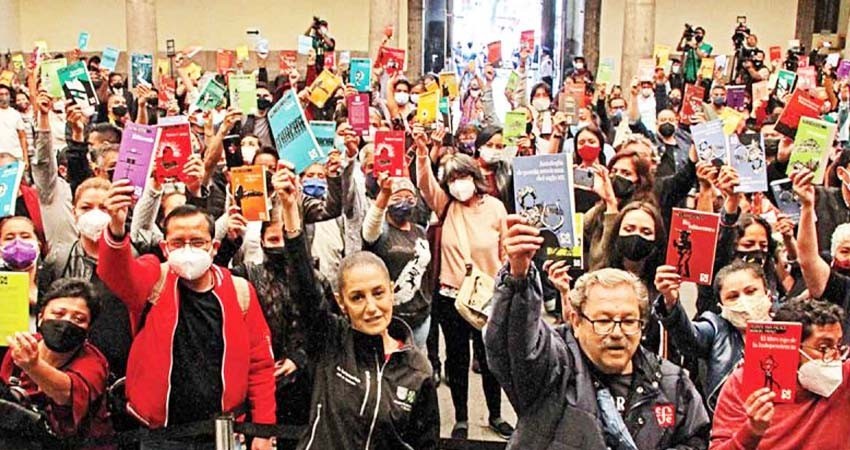 ‘Arman’ a militantes de la lectura; entregan colección gratuita de libros ‘21 para el 21’