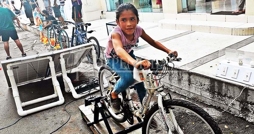 Crean parque en zonas de estacionamiento del centro durante el “día mundial sin auto”