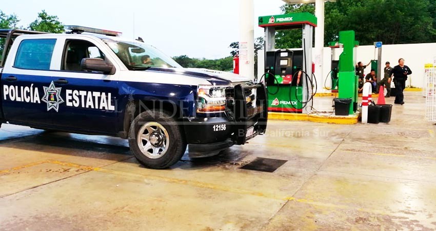 Armado con cuchillo, encapuchado asaltó la gasolinera Tabachines