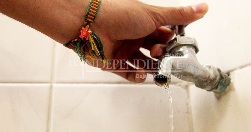 El Ayuntamiento de La Paz incrementó tarifa de agua y cobra “el aire” en las tuberías: Armando Martinez