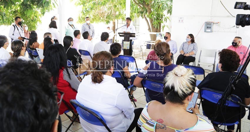 Recorre alcalde Oscar Leggs instalaciones de Seguridad, DIF y Oomsapas