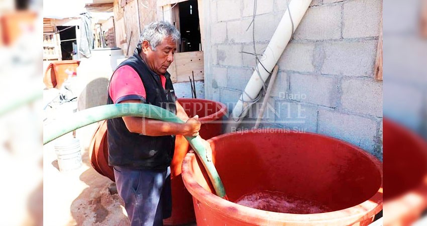 Denuncian vecinos de Mesa Colorada que no hay agua desde el 4 de septiembre