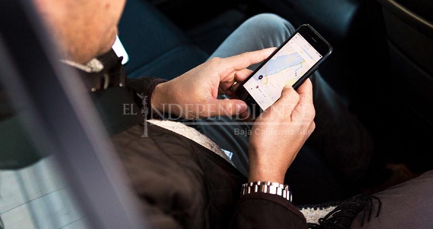 Regresa la "cacería de brujas": denuncian conductores de Uber presencia de inspectores en zona hotelera