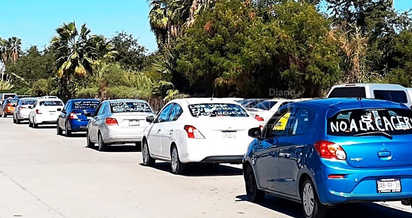 Uber debe regirse por la Ley Vigente de Transporte, la cual indica que deben estar concesionados