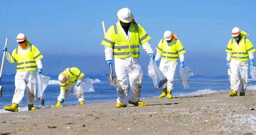 Derrame de crudo en California provoca más cierres de playas