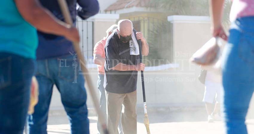 Llama gobernador a ciudadanos a limpiar el frente de sus hogares