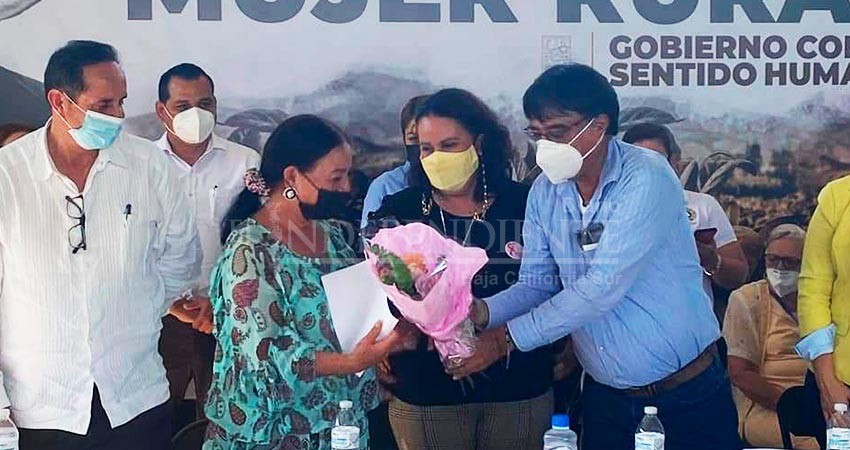 "Que se callen y se pongan a legislar", dice Lucía Trasviña al diputado Christian Agúndez 