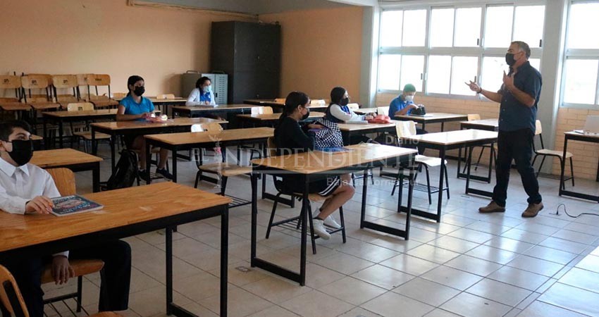 Asisten a clases presenciales 19 mil alumnos de 500 escuelas de nivel básico en BCS