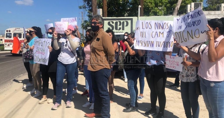 Protestan monitoras y asistentes educativas en Los Cabos, gobierno estatal no pagó su sueldo