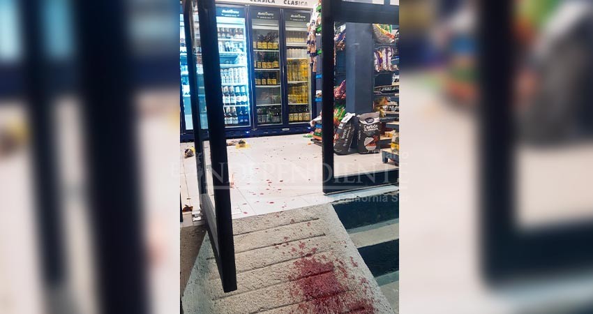 A “botellazos” impide asalto en  modelorama de Todos Santos