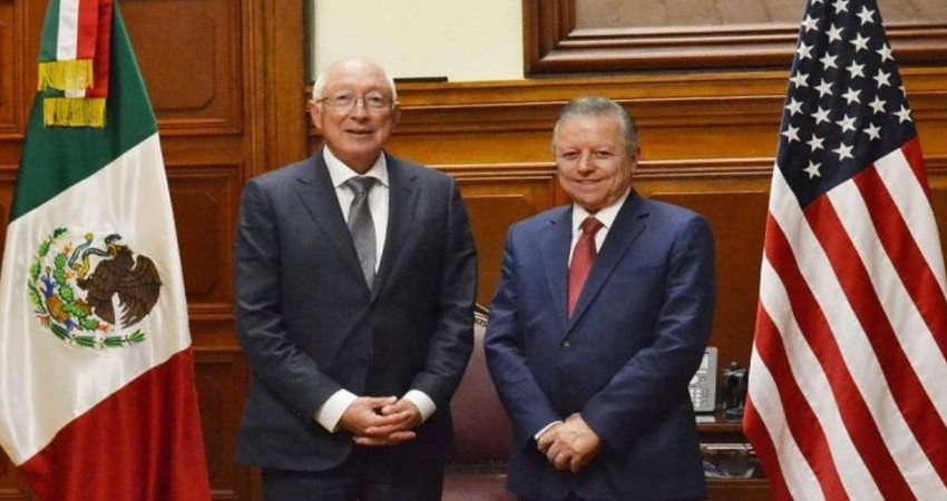 Ken Salazar se reúne con el presidente de la SCJN, Arturo Zaldívar