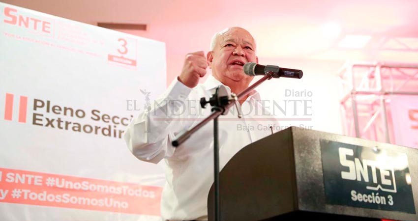 Es magisterio pilar para el desarrollo de los pueblos, reconoce Castro Cosío