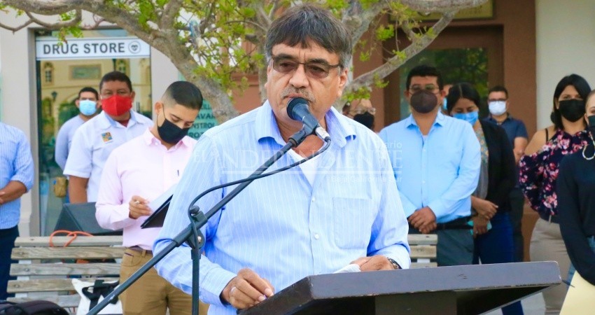 Tenemos todo noviembre para que Servicios Públicos limpie todo lo que dejó el huracán Olaf: Leggs Castro