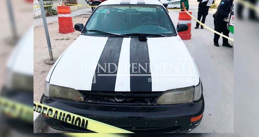 Asegura policía municipal a conductor en vehículo con reporte de robo