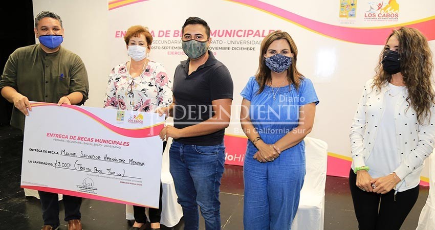 Se siguen pagando las becas que dejó pendiente la anterior administración de Los Cabos