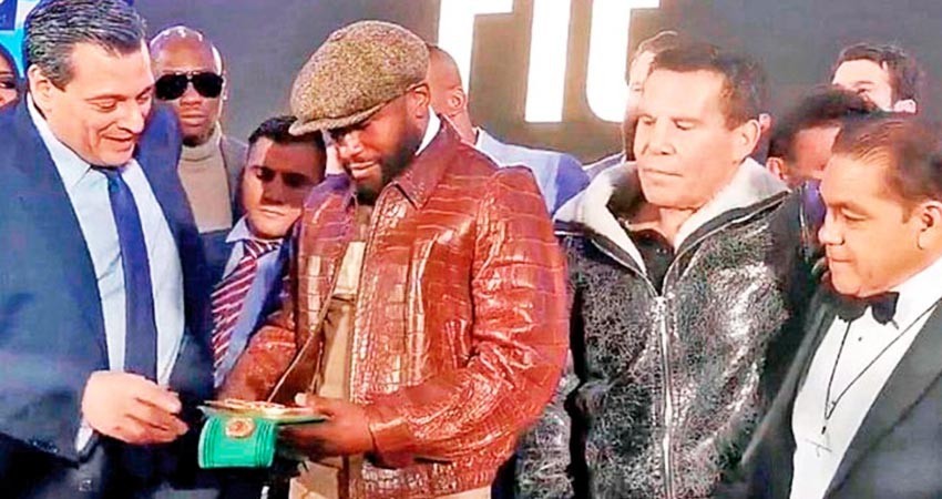 El CMB rinde homenaje a Floyd Mayweather