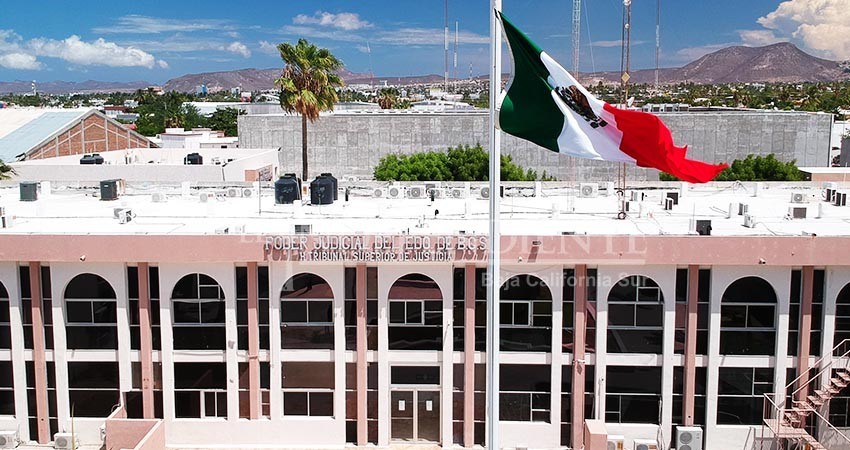 Presidente del TSJEBCS enfrenta denuncia por el delito de ejercicio ilícito del servicio público equiparado