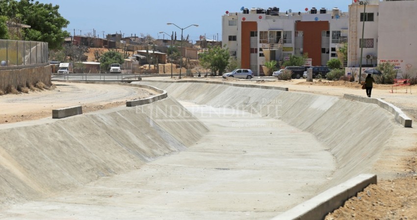 Denuncian vecinos de Chulavista que pipas de agua roban agua de la cisterna del fraccionamiento
