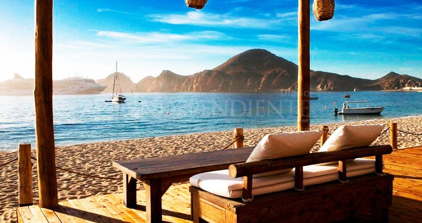 Aprueban que turistas extranjeros y nacionales paguen impuestos por visitar Los Cabos