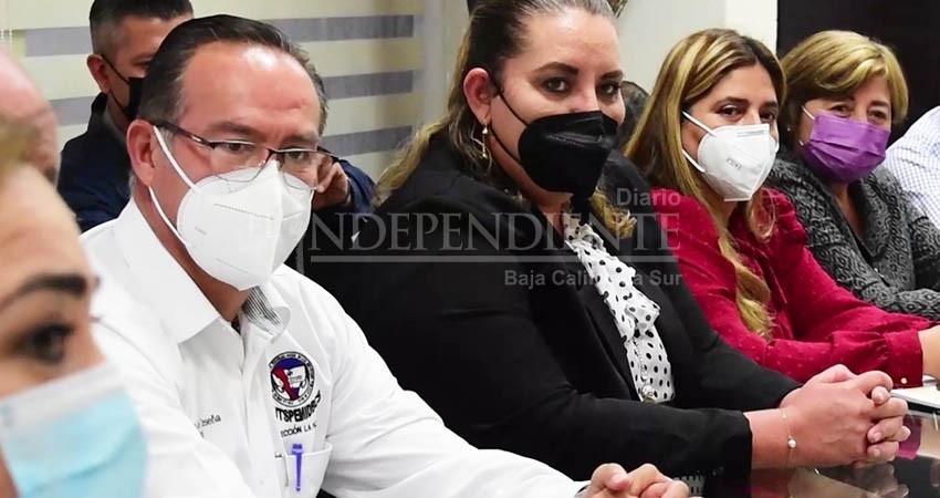 Entregó Sindicato de Burócratas pliego petitorio a Gobierno del Estado de BCS