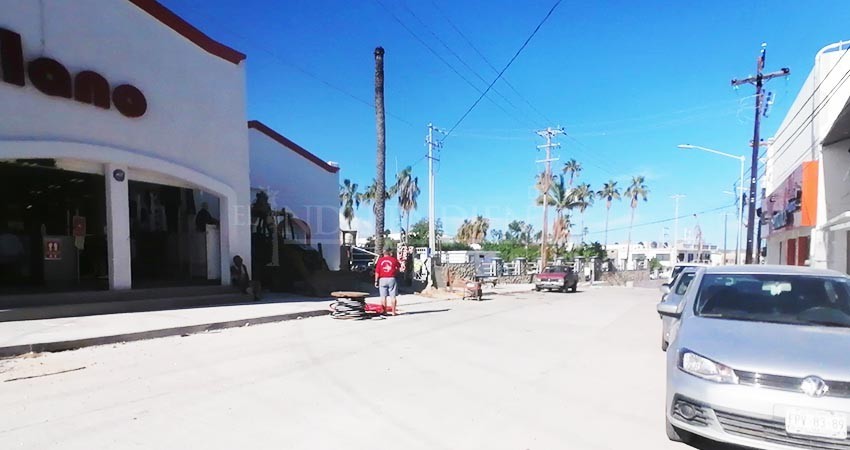 Siguen trabajos para retirar cableado de la calle Manuel Doblado, "ahora si ya casi se entrega", advierte Obras Públicas  