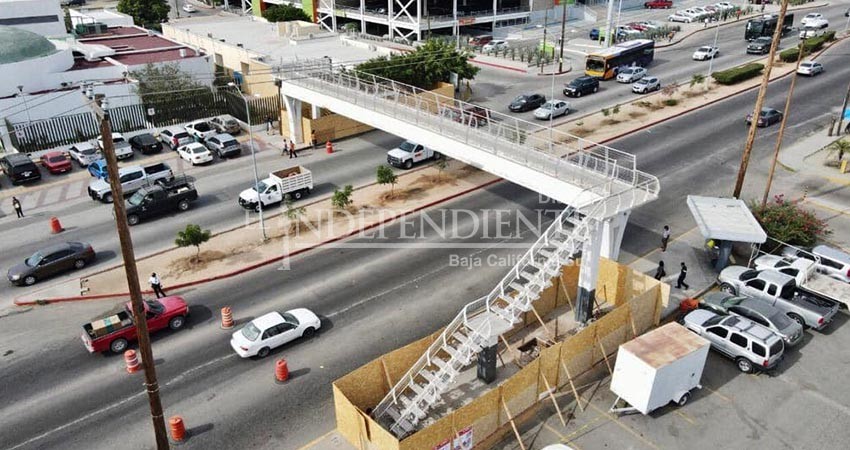 Puente peatonal de CSL tardará más de lo esperado, trabe era inservible