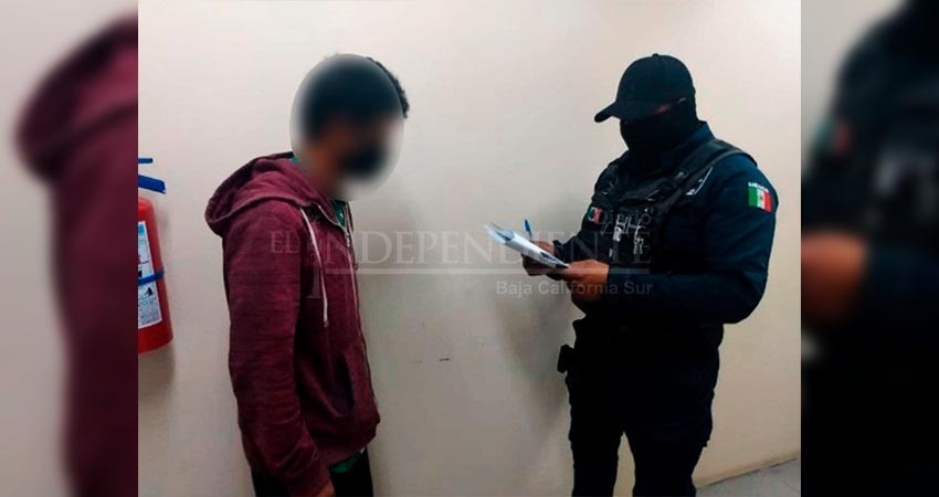 Por el delito de robo es detenida una persona en la colonia Pueblo Nuevo
