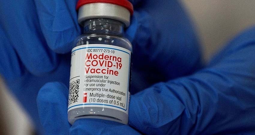 Inicia la marca Moderna ensayos de su vacuna de refuerzo contra Ómicron