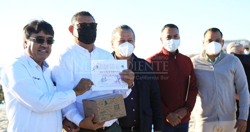 Entrega el alcalde Leggs Castro reconocimiento a asociaciones comprometidas con el medio ambiente