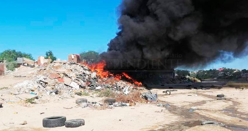 Quema de basura en asentamientos un problema que se agrava en CSL; al menos 3 casos se atienden al día