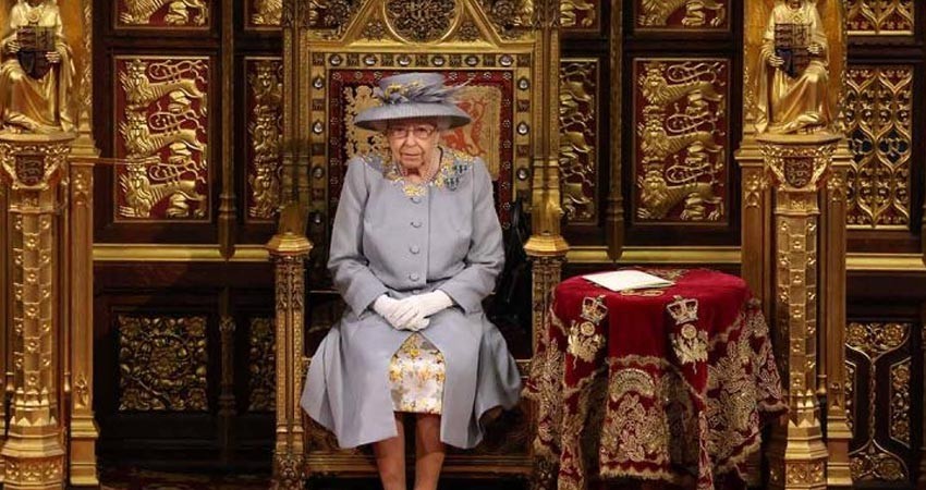 La reina Isabel II tiene covid-19; presenta síntomas ‘leves’