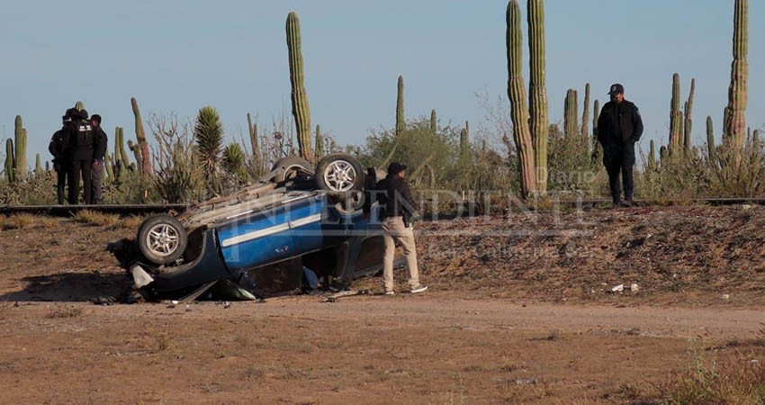 Mueren una mujer y un adolescente en accidente automovilístico