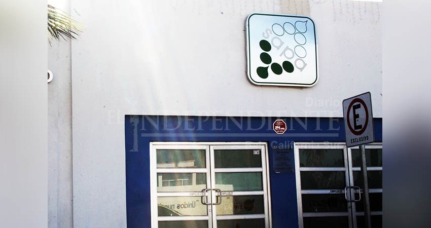 Propone alcaldesa de La Paz descuentos para usuarios morosos del SAPA