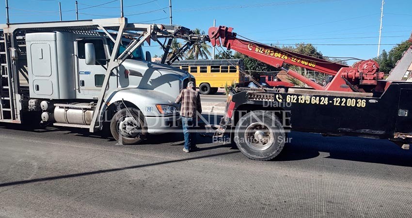 Por “Rápido y Furioso”, policía detiene en  persecución a operador de camión nodriza