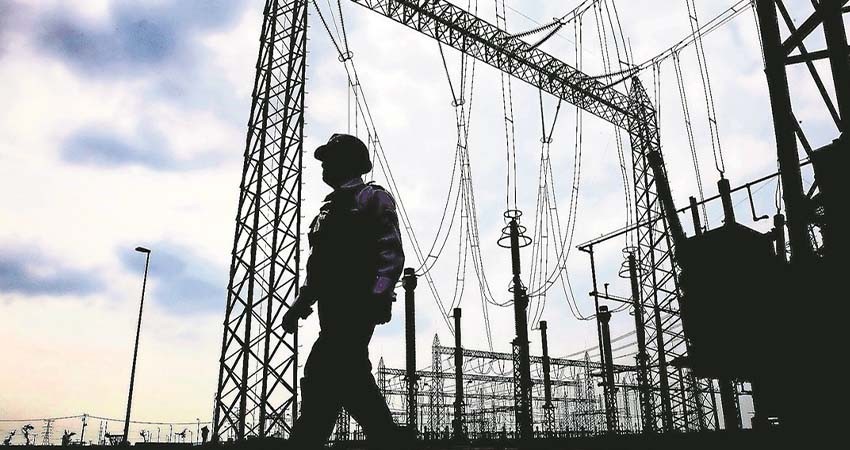 Asegura Cofece que reforma eléctrica de AMLO encarecería tarifas y afectaría competencia