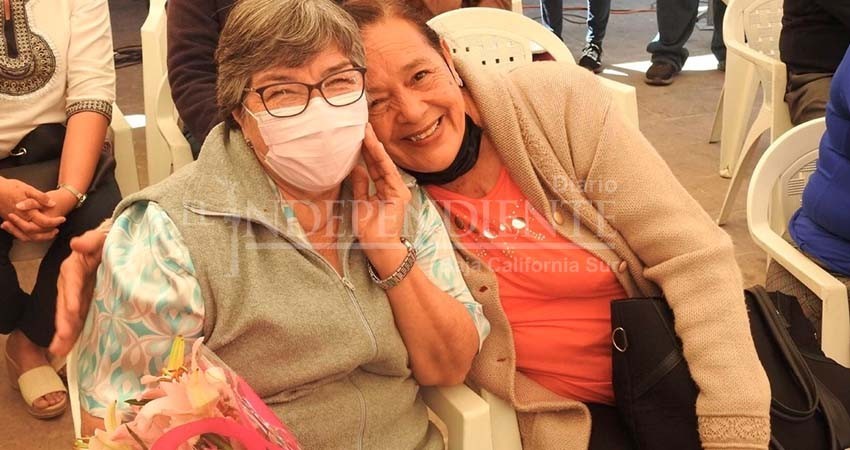 Reconoce Ayuntamiento de La Paz a las comerciantes de los mercados locales