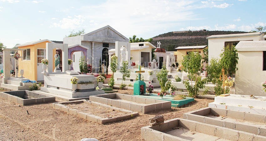 Reforzarán las medidas para el ingreso a los panteones de La Paz