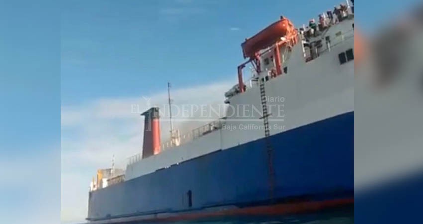 Buque -San Guillermo- sufre percance en la bahía de La Paz