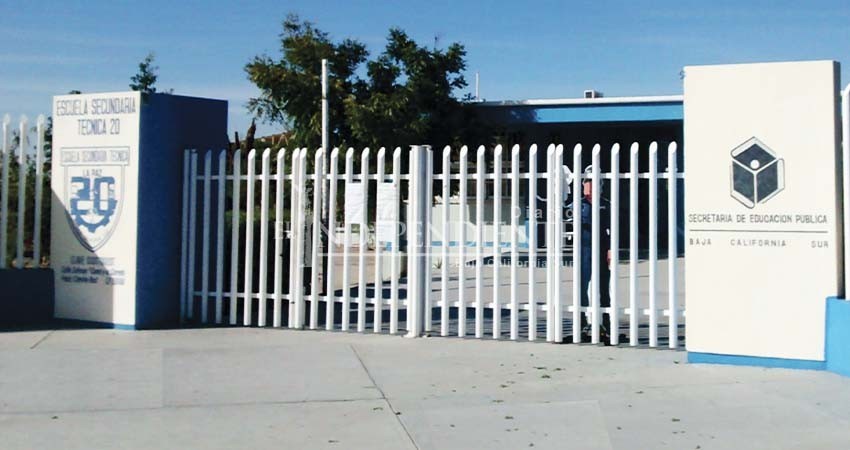 Investigan presunto acoso de un maestro a  una estudiante de secundaria en Camino Real