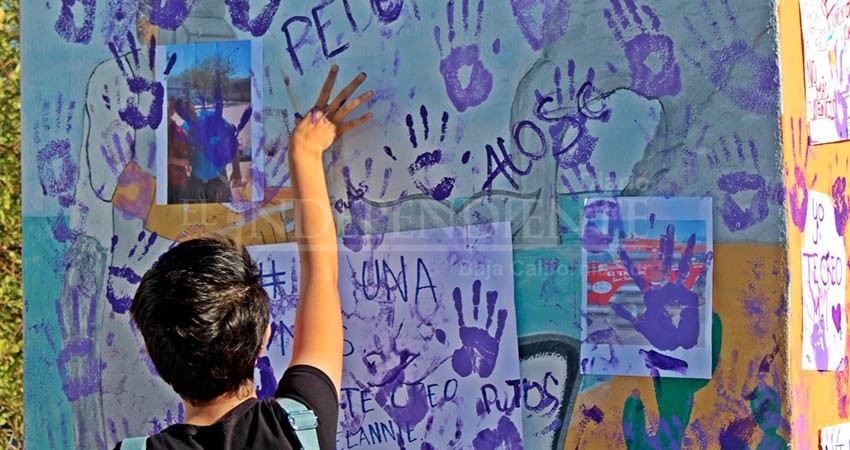 Estalla comunidad estudiantil contra autoridades por encubrir a supuesto abusador en secundaria