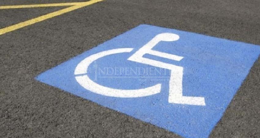 Casi 10 mil pesos de multa a quienes se estacionen en lugar de discapacitados