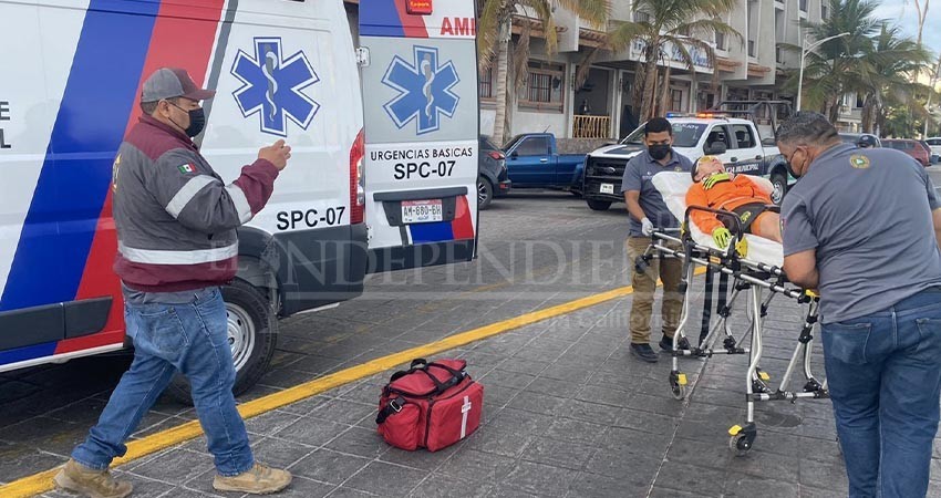 ¡Lo que faltaba! Choque entre ciclistas en La Paz