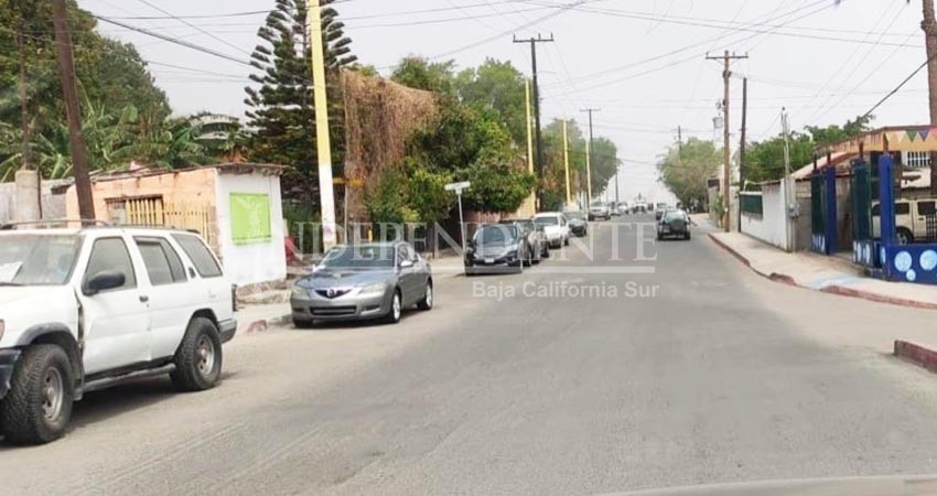 Robándoles, reciben a los turistas en Santa Rosalía